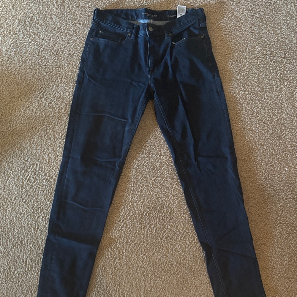 Banana Republic Traveler Taper fit Dark Blue Jeans 32x34